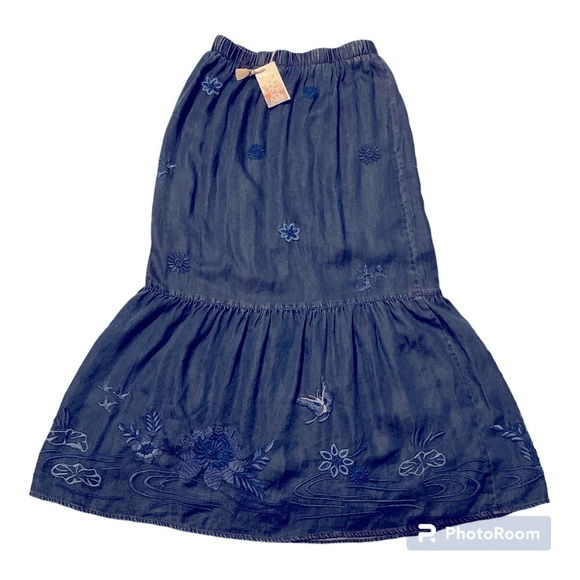 Johnny Was Dresses & Skirts - JOHNNY WAS embroidered tiered maxi skirt size small